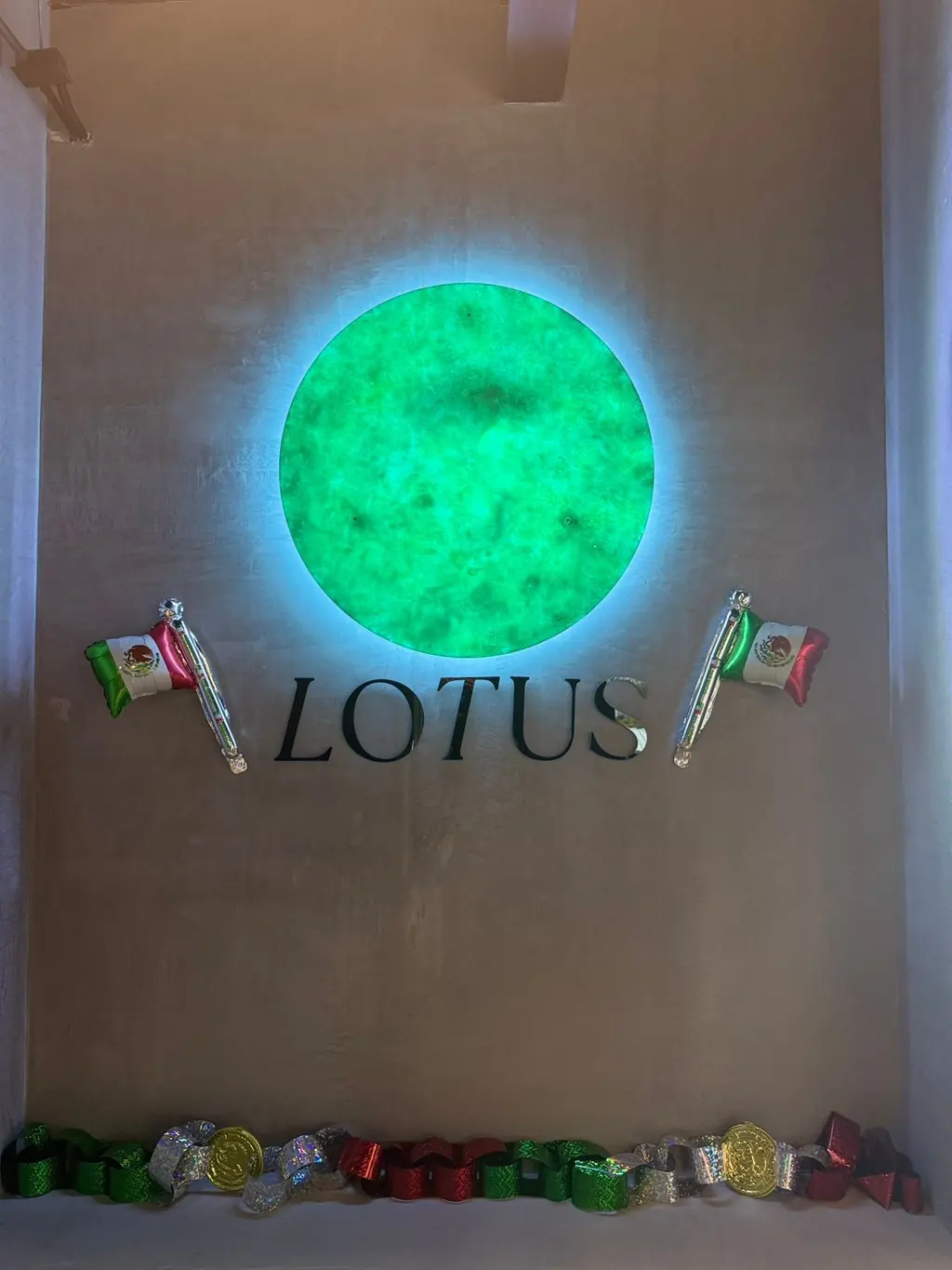Muro LOTUS decorado para un evento privado en el estudio